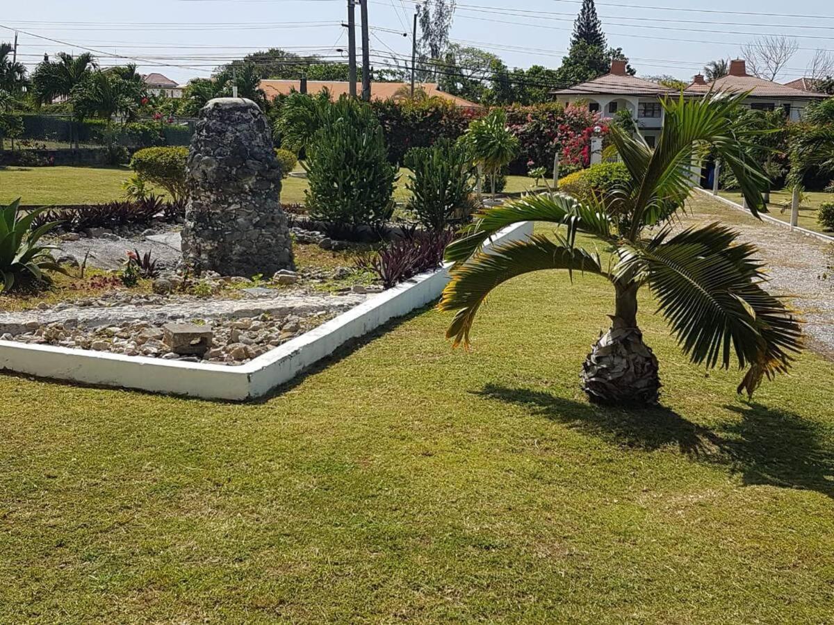 Ancella'S Garden Apartment-Beach-5Min Drive, 1 Hr Montego Bay, 25 Mins Ocho Rios, Continental Breakfast Runaway Bay Luaran gambar